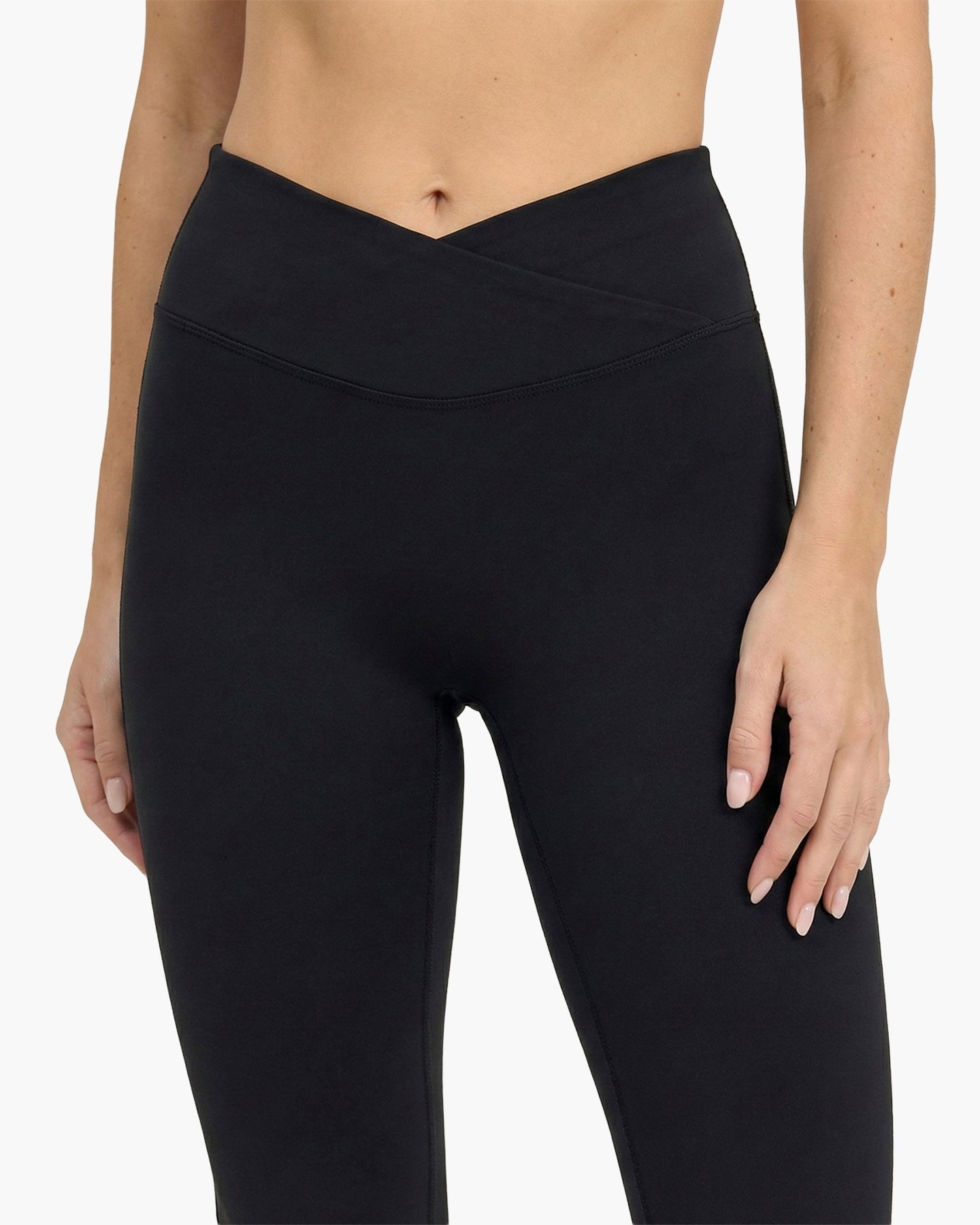 EveryMove™ V-Waist Flared Leggings | Jet Black