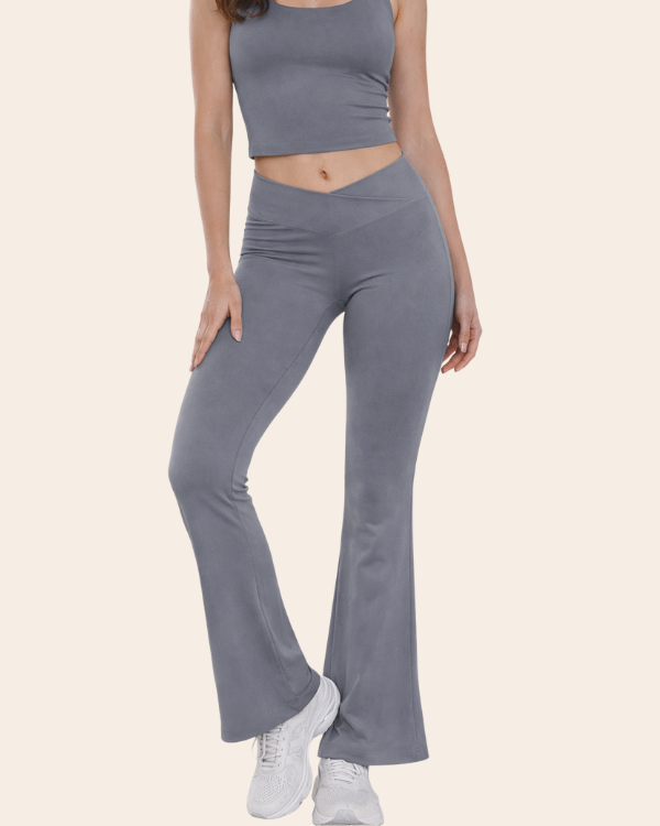 Model is 5'5" (168 cm) tall and wears size M.