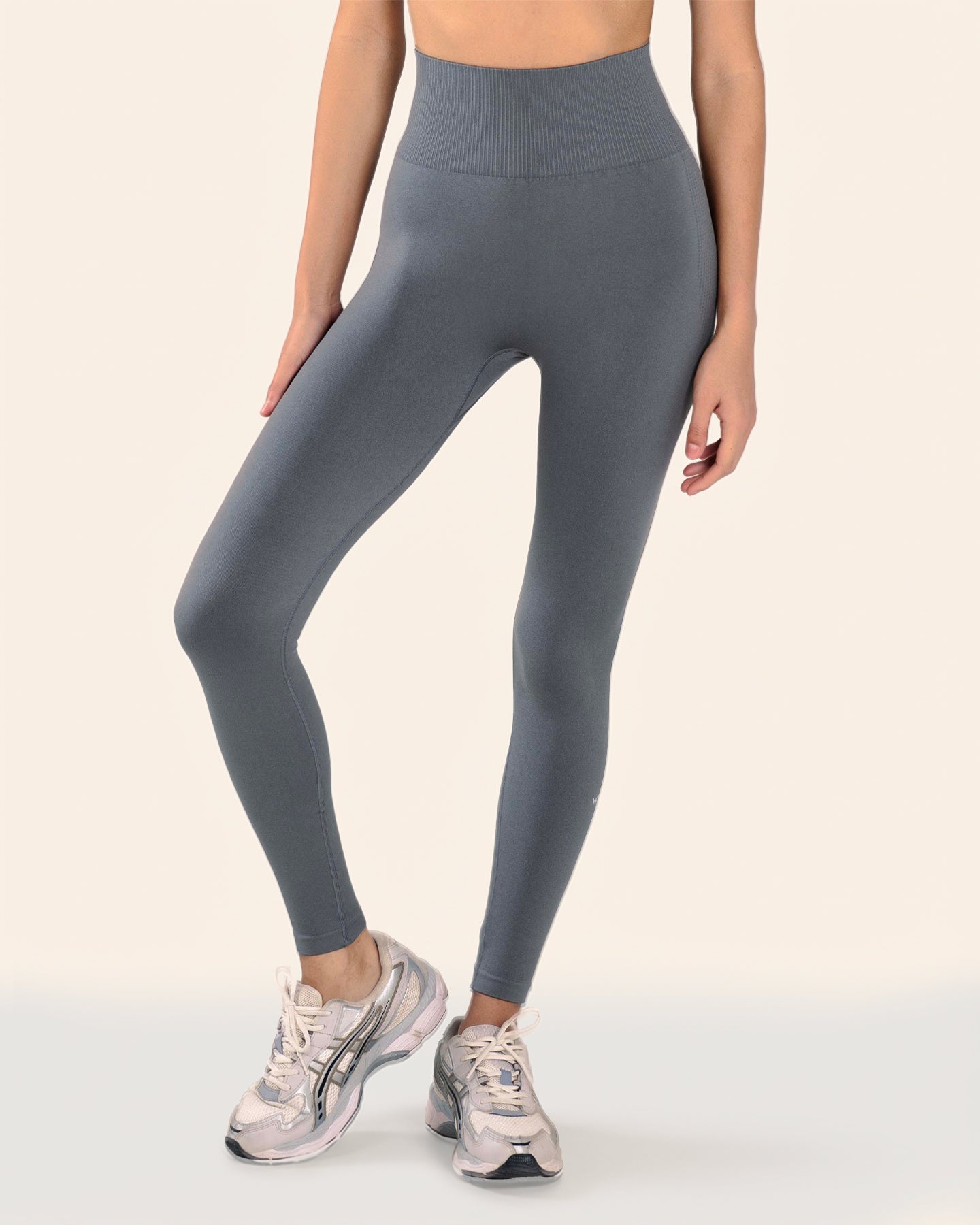 Model is 5'9" (175 cm) tall and wears size S.